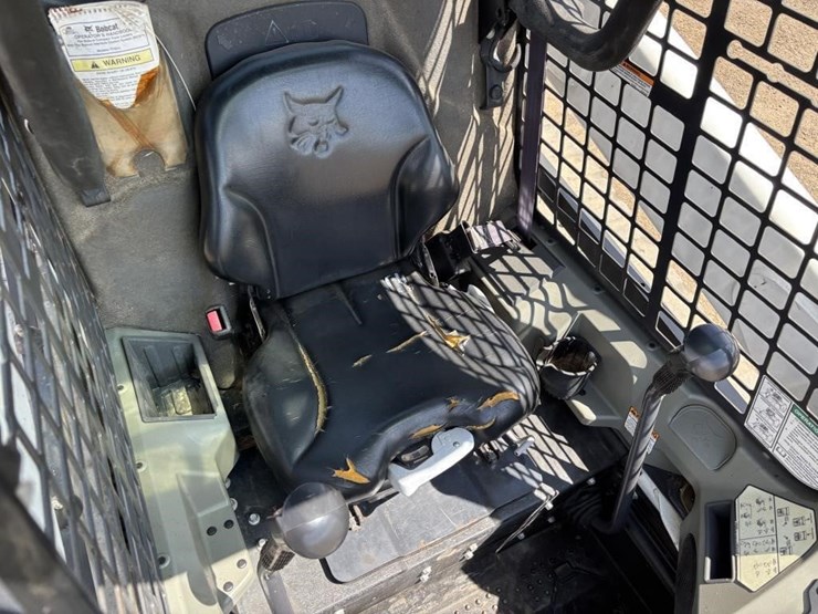 2017-bobcat-t770-image-19