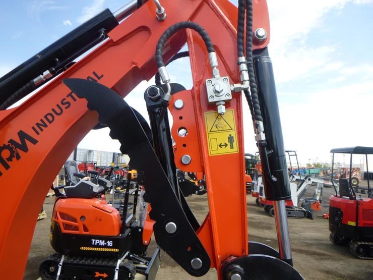 2025-tpm-16-hydraulic-excavator-image-10