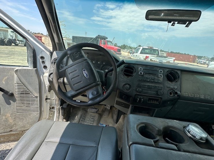 2011-ford-f250-image-33