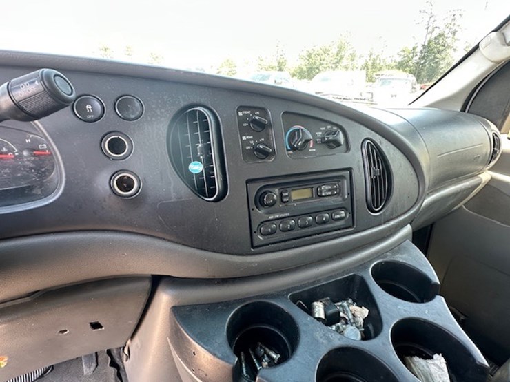 2007-ford-e350-image-45