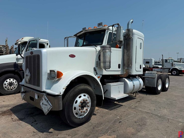 2013-peterbilt-367-image-1