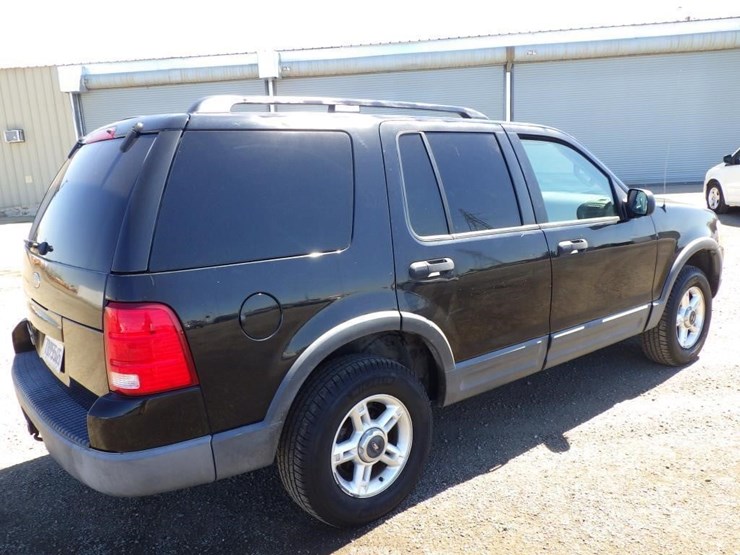2003-ford-explorer-image-3