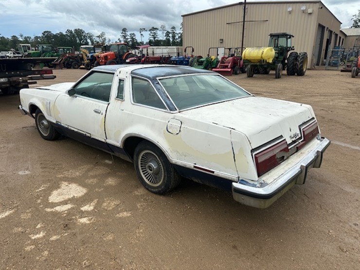 #22600-•-1978-ford-thunderbird-|-for-parts-&-repairs-only-image-4