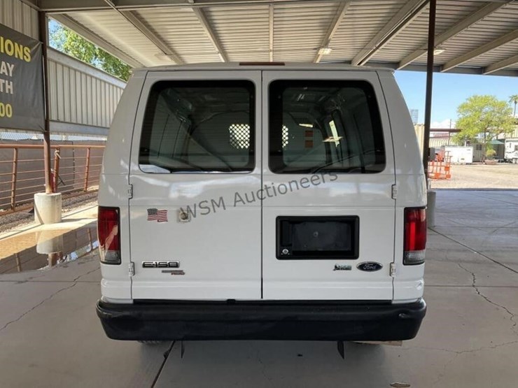 2012-ford-cargo-image-5