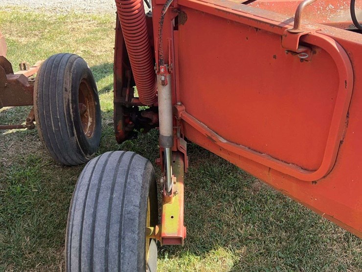 new-holland-411-image-6