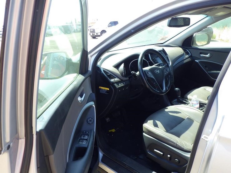 2016-hyundai-santa-fe-image-6