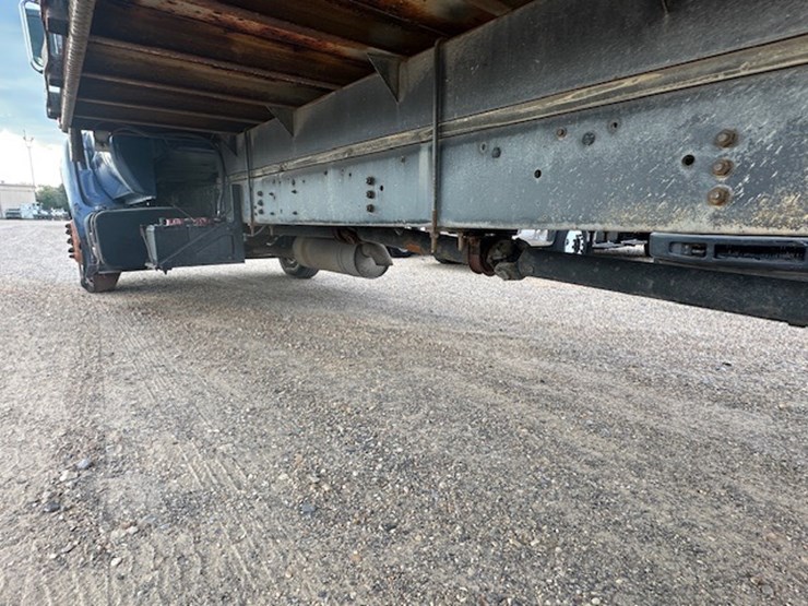 2000-ford-f650-image-18