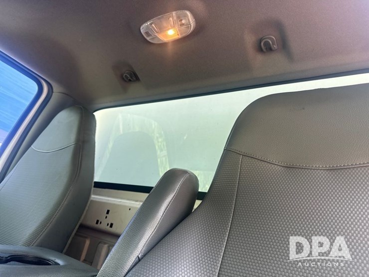 2015-ford-f650-image-37