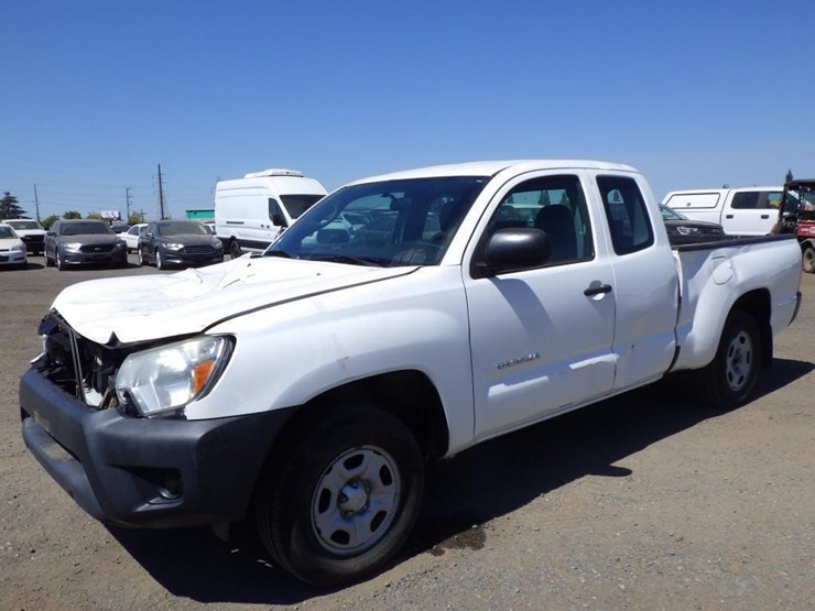 2015-toyota-tacoma-image-1
