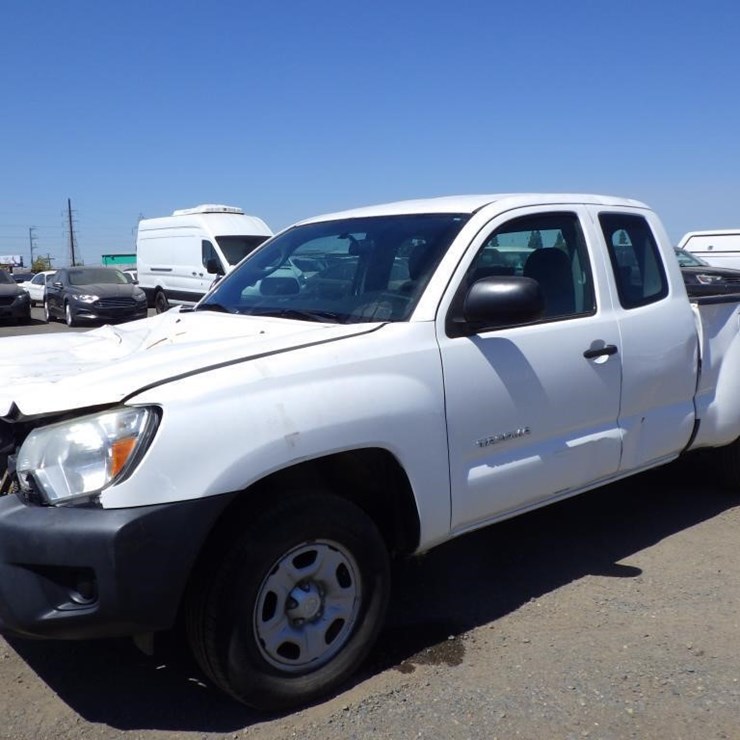 2015 TOYOTA TACOMA