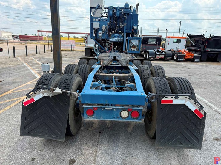 2012-peterbilt-367-image-6