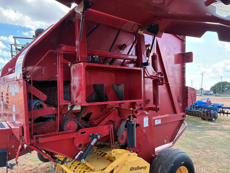 2008-new-holland-br7070-image-5