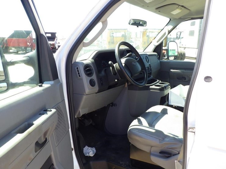 2011-ford-cargo-image-5