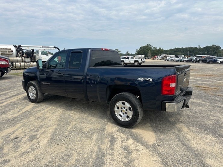2010-chevrolet-silverado-image-4