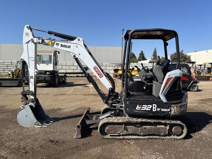 2020-bobcat-e32i-image-6