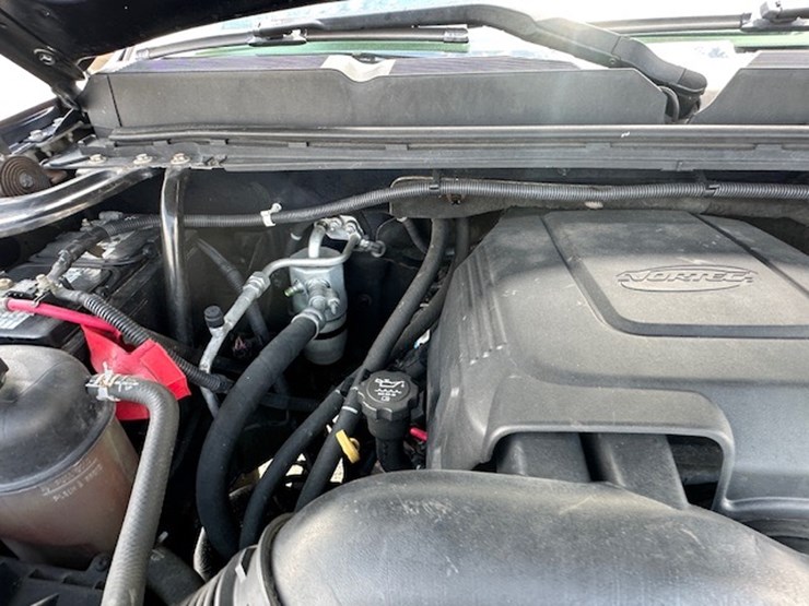 2010-chevrolet-silverado-image-50