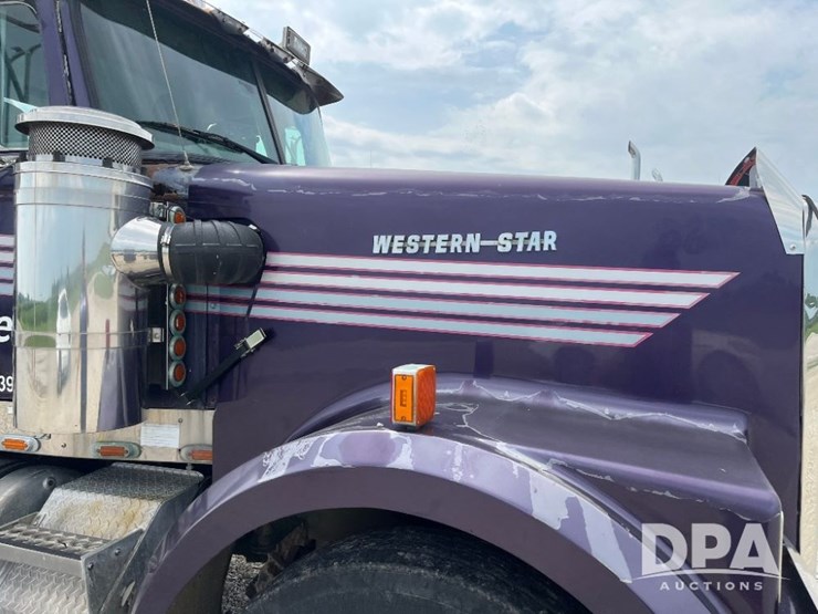 1996-western-star-model-496f-liquid-nurse-truck-(jn2748,-unit-40582)-image-28