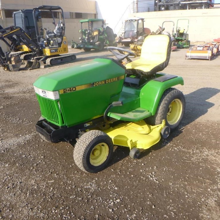 JOHN DEERE 240