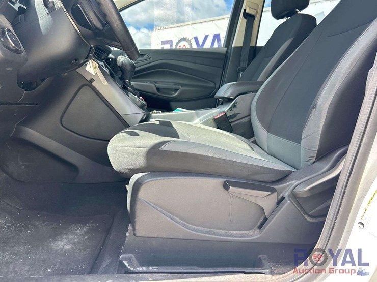 2015-ford-escape-image-12