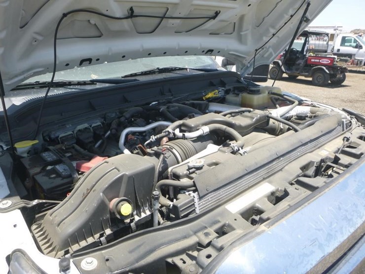 2015-ford-f550-image-25