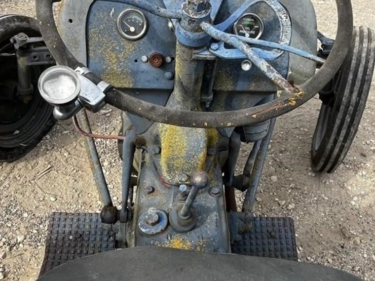 ford-tractor-image-12