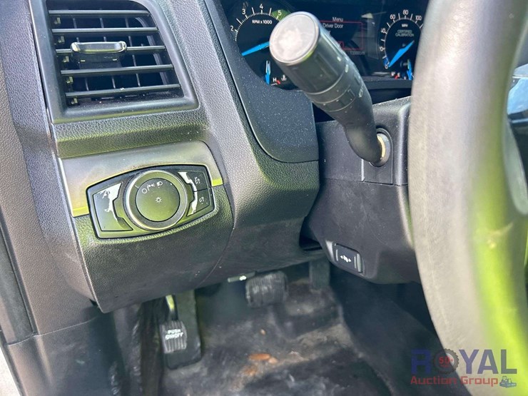 2018-ford-explorer-image-17