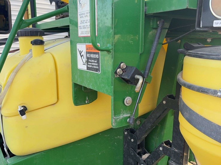 top-air-1200-sprayer,-90ft-boom,-monitor-control-box,-manual,-hydraulic-drive,-1200-gallon-tank,-used-this-spring,-20"-spacing,-320/90r46-tires-image-22