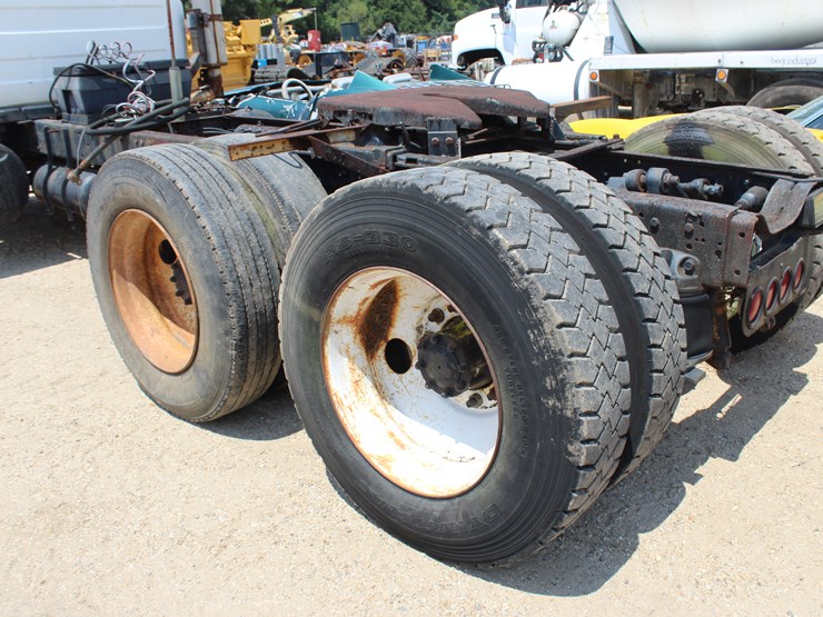 1979-mack-r685st-image-7