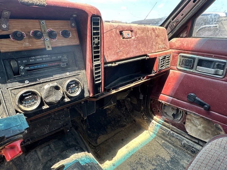 #22910-•-1984-jeep-image-43