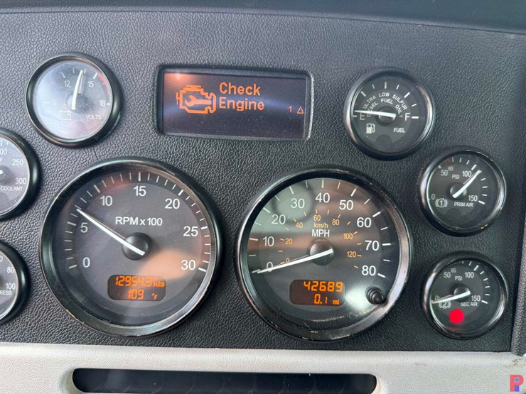 2013-peterbilt-367-image-12