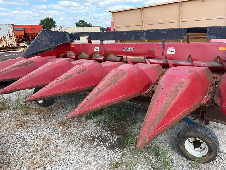 case-ih-1063-image-2