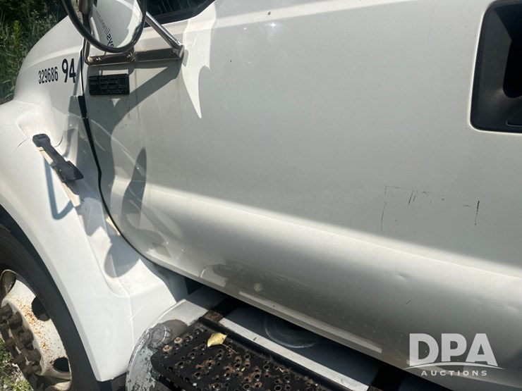 2015-ford-f650-image-24