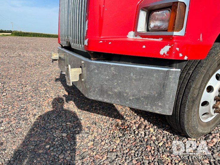2017-western-star-w4700sb-day-cab-truck-(gp11326,-unit-81)-image-22