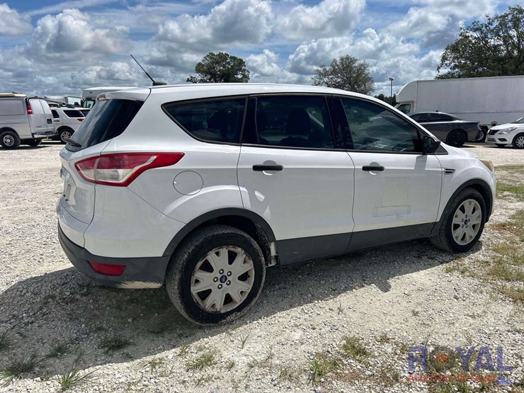 2015-ford-escape-image-3