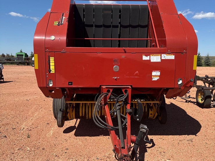 new-holland-br7090-image-2