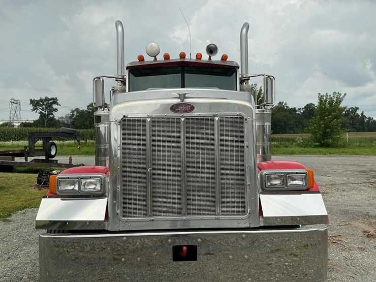 #502-•-2004-peterbilt-truck-image-12