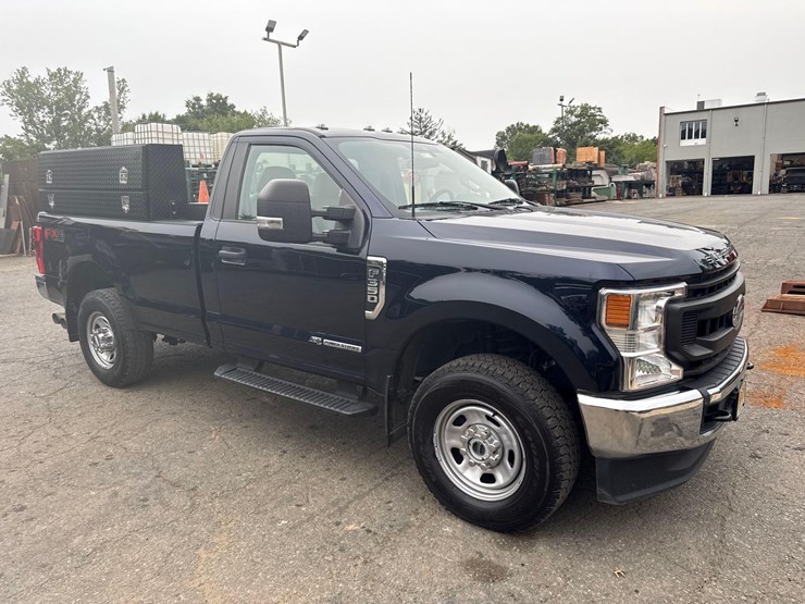 2022-ford-f350-image-2