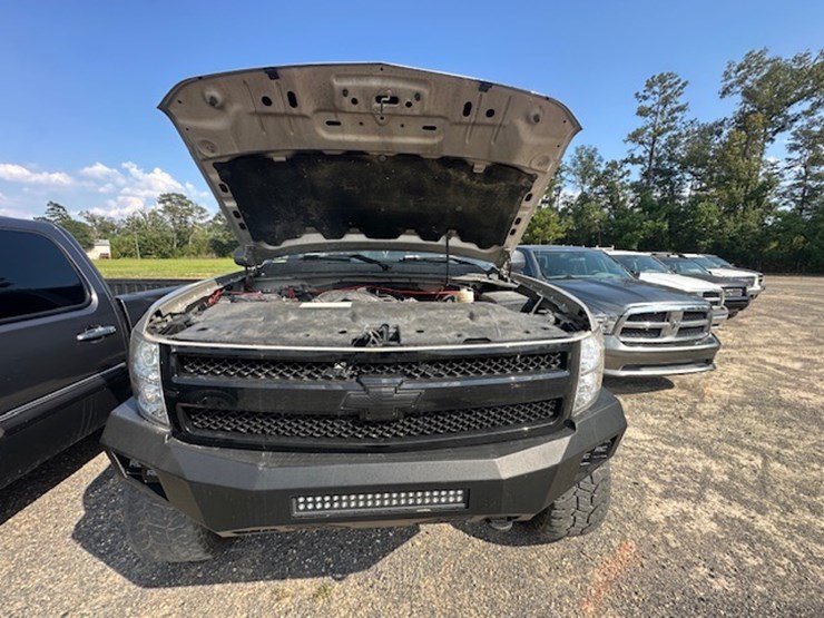 2009-chevrolet-silverado-image-53