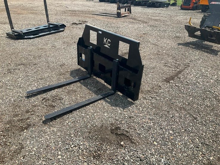 #617-•-unused-quick-attach-skid-steer-forks-image-2