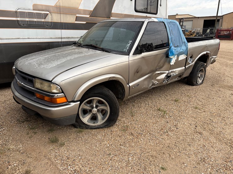 1999-chevrolet-s10-image-1