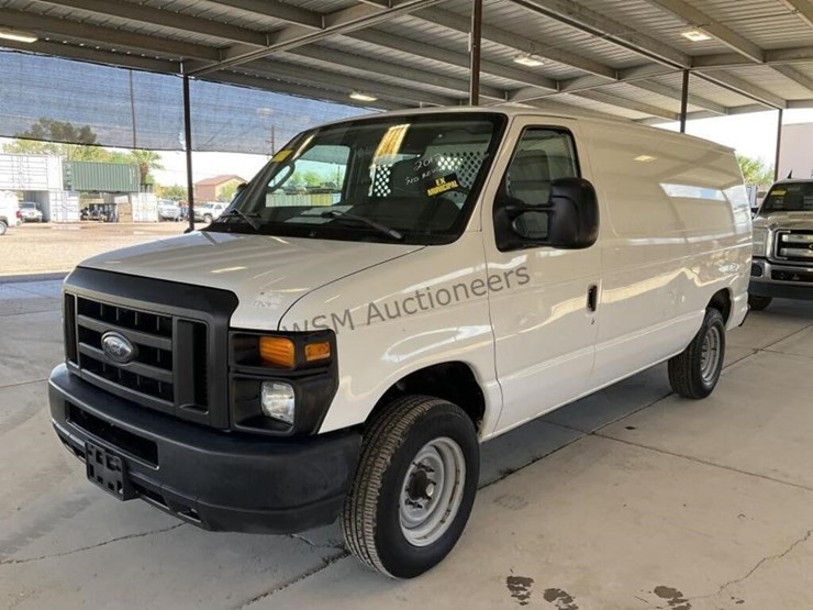 2012-ford-cargo-image-3