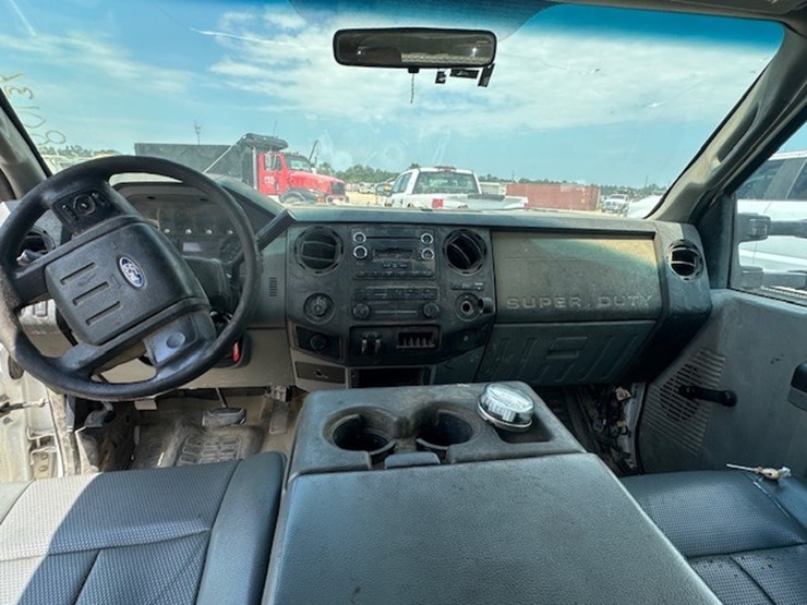2011-ford-f250-image-32