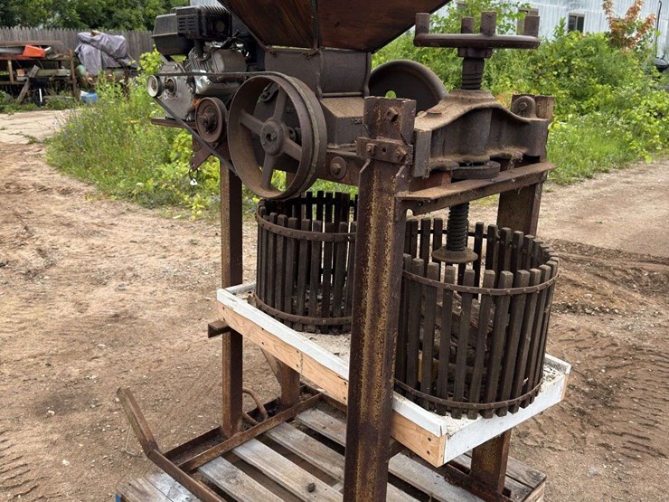 cider-press-image-4