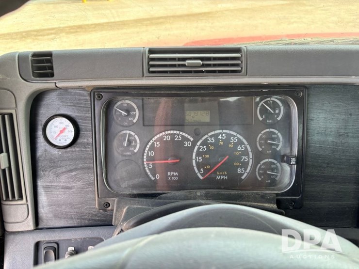 2006-freightliner-columbia-day-cab-truck-(gp11331,-unit-88)-image-99