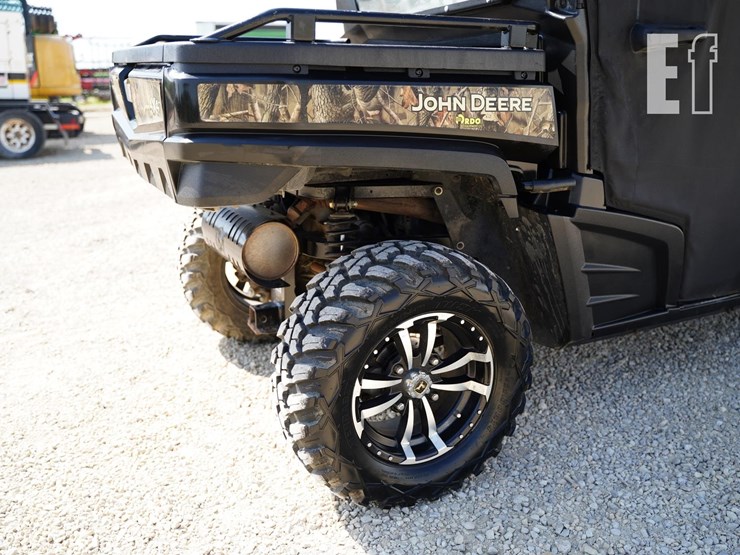 2017-john-deere-gator-image-16