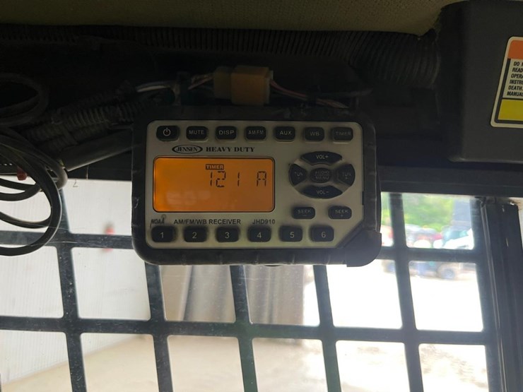 2005-supertrak-sk120tr-image-28