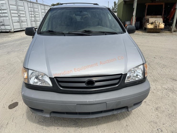 2002-toyota-sienna-le-image-32