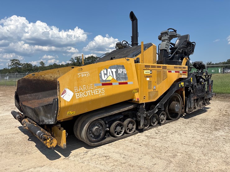 2017-caterpillar-ap-1055f-image-20