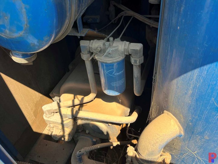 quincy-qsi-540-enclosed-rotary-screw-air-compressor,-skidded-image-3