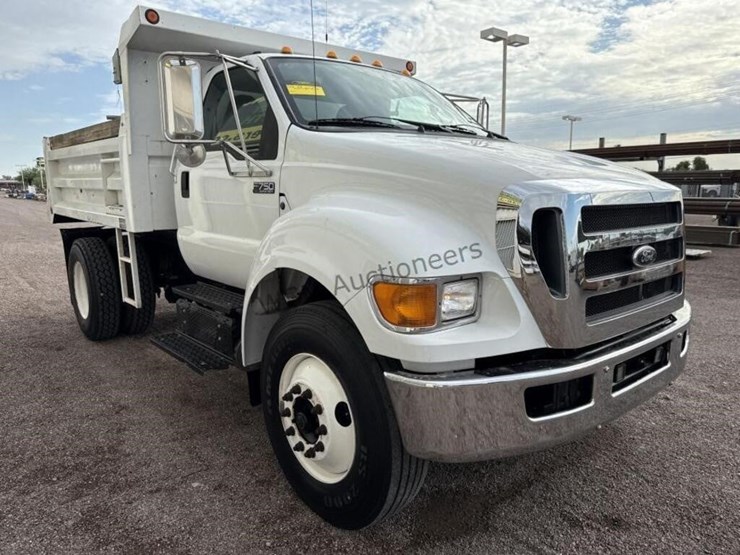 2012-ford-f750-image-4
